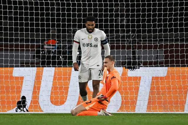 世界杯app下载-一场欧冠5-2大胜！大巴黎击败切尔西，登贝莱1V2破门，K77双响炮